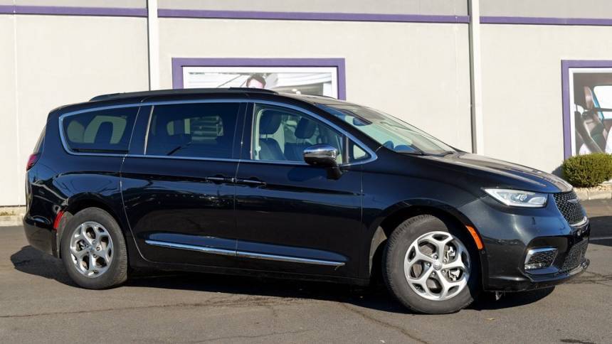 2022 Chrysler Pacifica Limited — Minivan — 62,615 mi — Linden, NJ