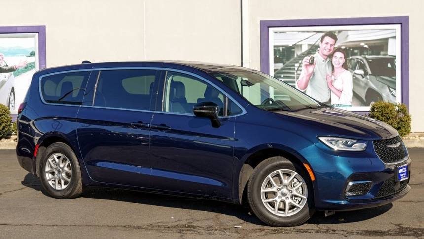 2024 Chrysler Pacifica Touring L — Minivan — 19,627 mi — Linden, NJ