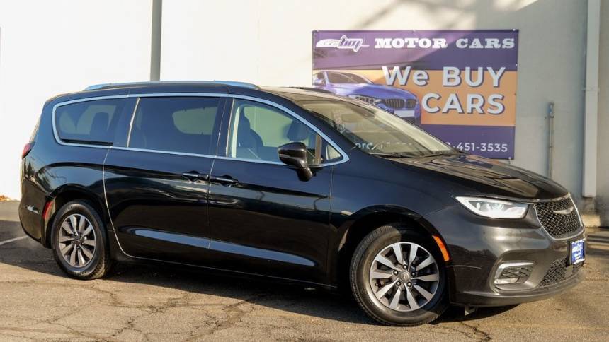 2021 Chrysler Pacifica Touring L — Minivan — 64,195 mi — Linden, NJ