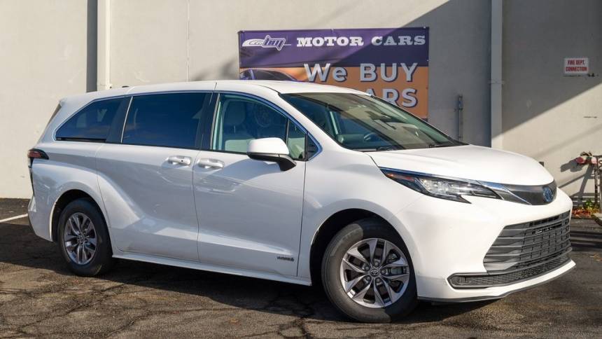 2021 Toyota Sienna LE — Minivan — 76,617 mi — Linden, NJ