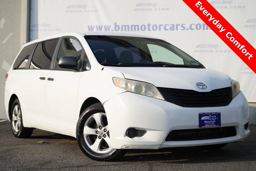 2011 Toyota Sienna Base — Minivan — 203,393 mi — Linden, NJ