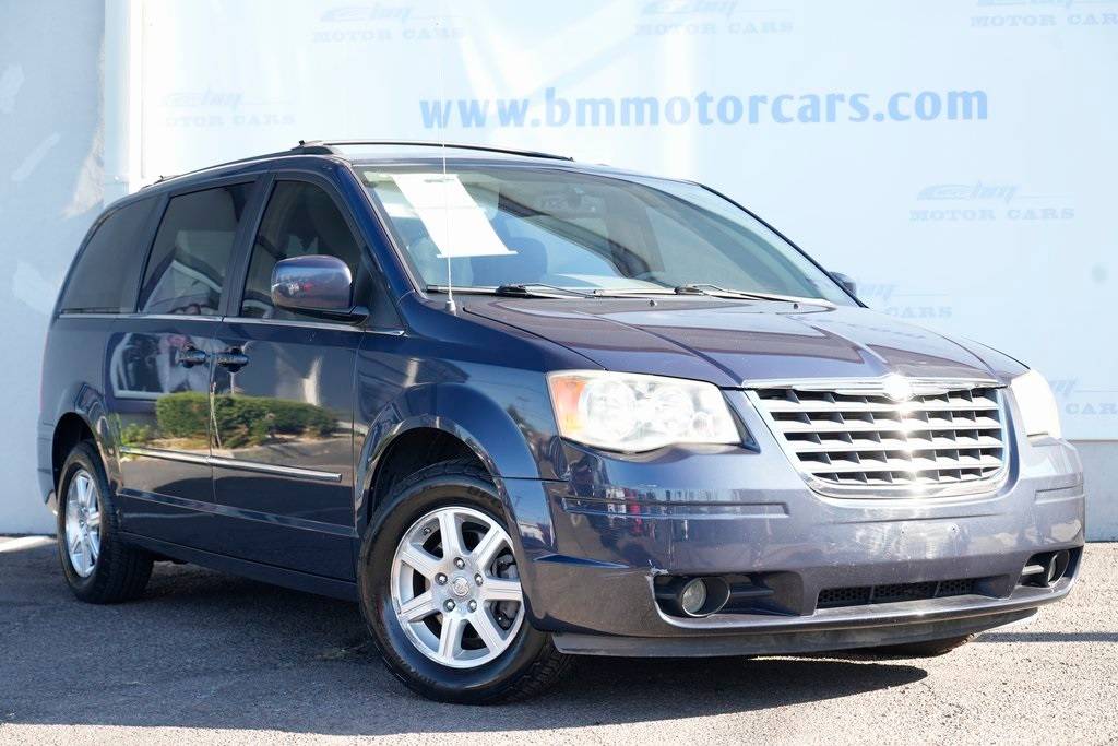 2009 Chrysler Town & Country Touring — Minivan — 142,313 mi — Linden, NJ