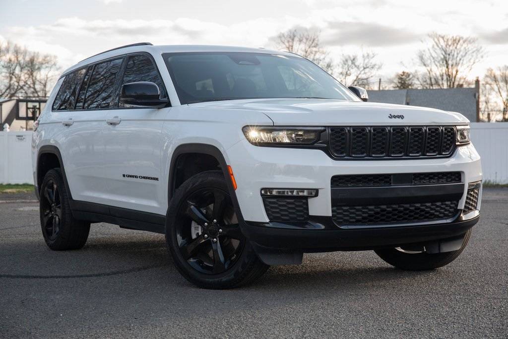 2023 Jeep Grand Cherokee Limited — SUV — 22,833 mi — Linden, NJ