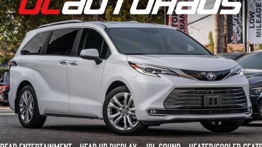 2022 Toyota Sienna Platinum — Minivan — 22,039 mi — Westminster, CA