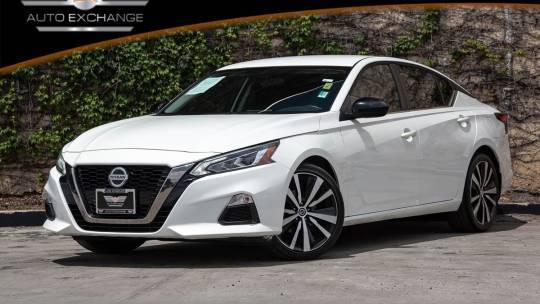 white 2019 nissan altima sr