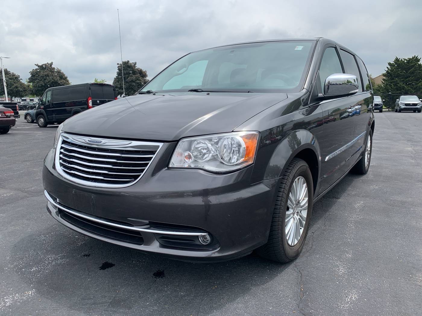 2016 Chrysler Town & Country Limited — Minivan — 79,420 mi — Highland, IN