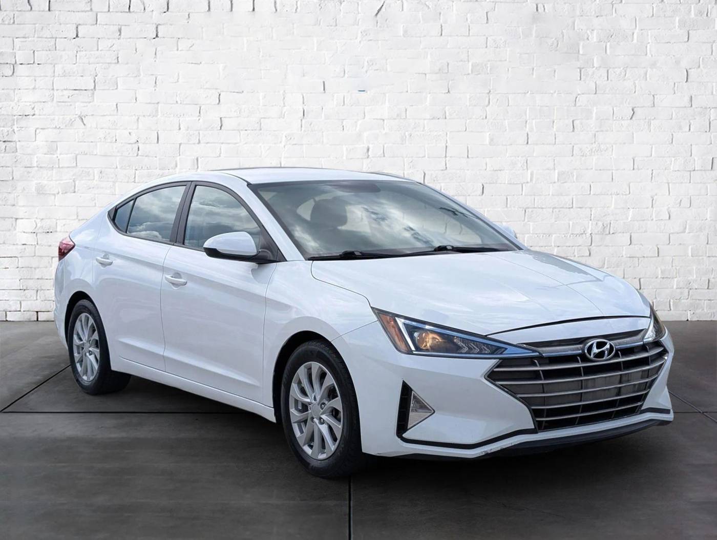 2019 Hyundai Elantra SE — Sedan — 94,989 mi — Cleveland, TN