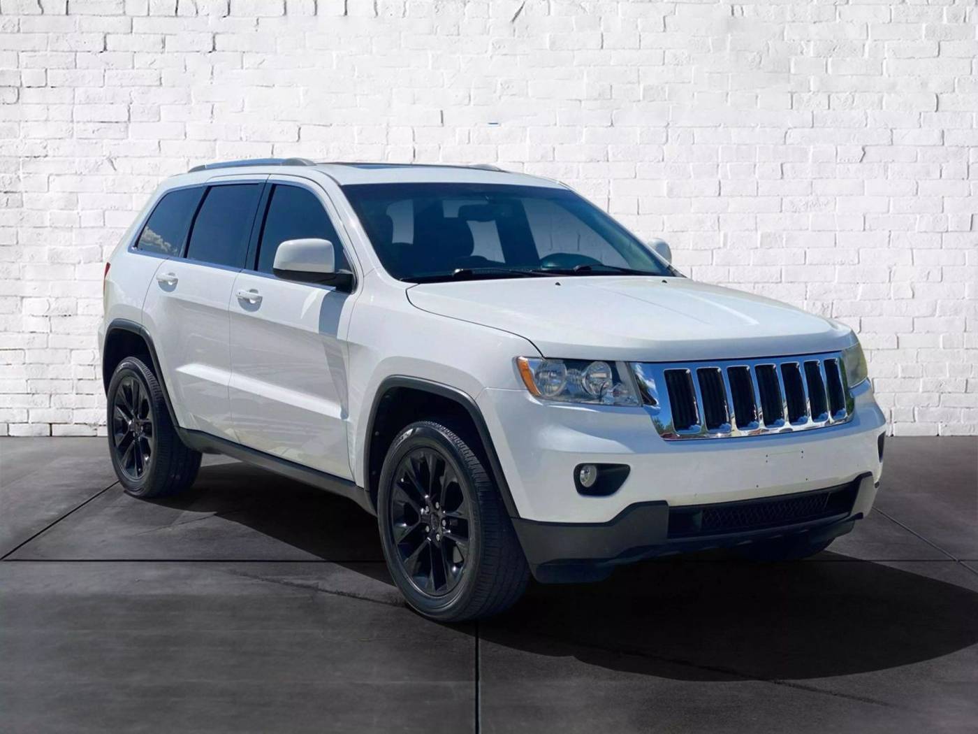 2013 Jeep Grand Cherokee Laredo — SUV — 106,898 mi — Cleveland, TN