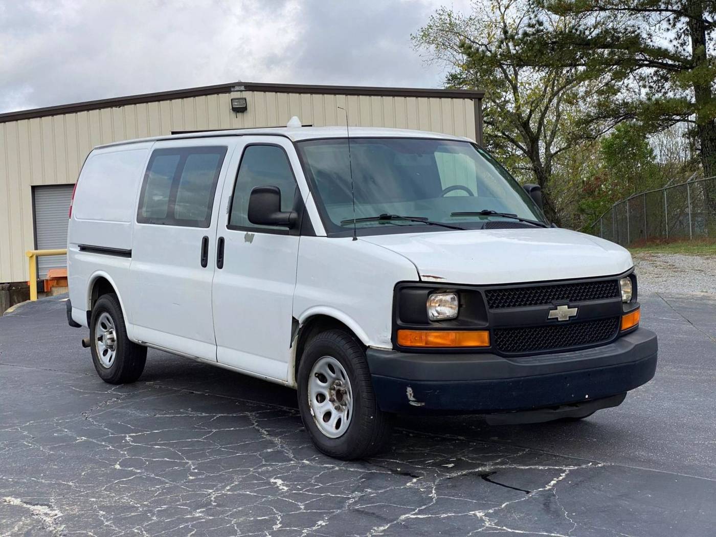 2013 Chevrolet Express Cargo Van Base — Cargo Van — 258,936 mi — Cleveland, TN