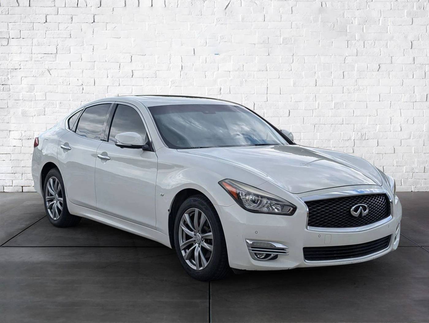 2015 INFINITI Q70 3.7 — Sedan — 98,299 mi — Cleveland, TN