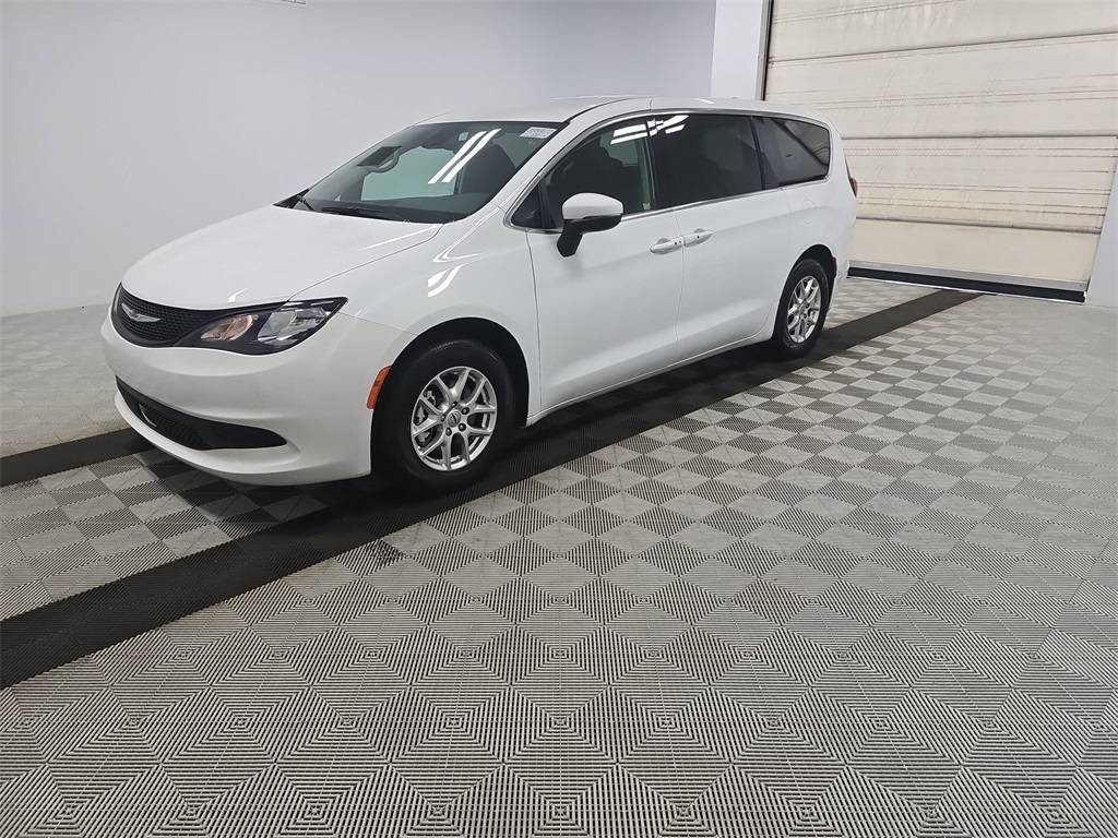 2023 Chrysler Voyager LX — Minivan — 65,329 mi — Benton, AR
