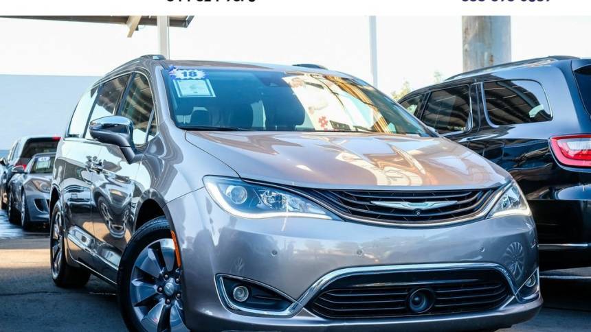 2018 Chrysler Pacifica Hybrid Limited — Minivan — 63,820 mi — San Diego, CA