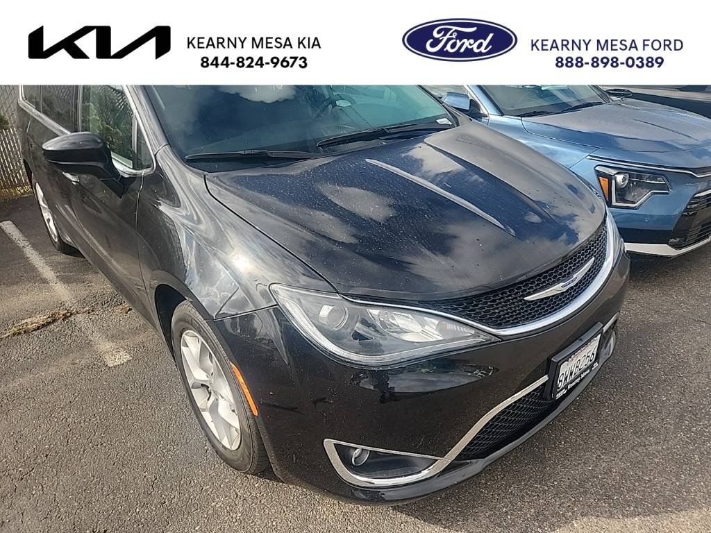 2020 Chrysler Pacifica Touring — Minivan — 28,919 mi — San Diego, CA