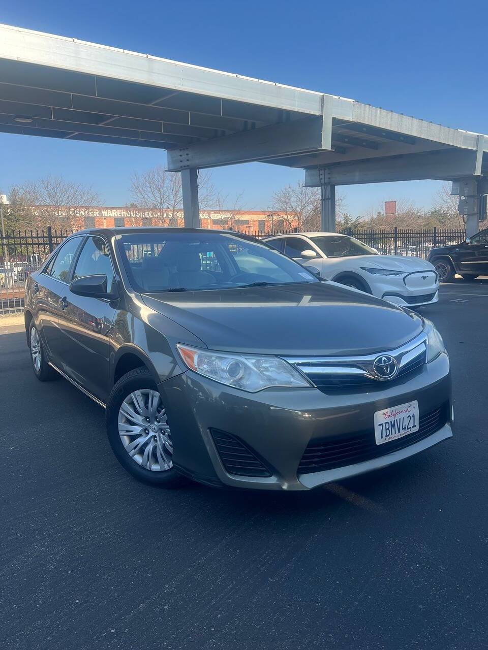2013 Toyota Camry LE — Sedan — 145,000 mi — Fresno, CA