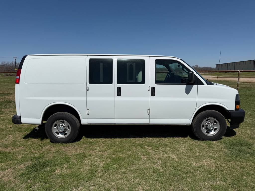 2021 Chevrolet Express Cargo Van Base — Cargo Van — 153,196 mi — Cleburne, TX