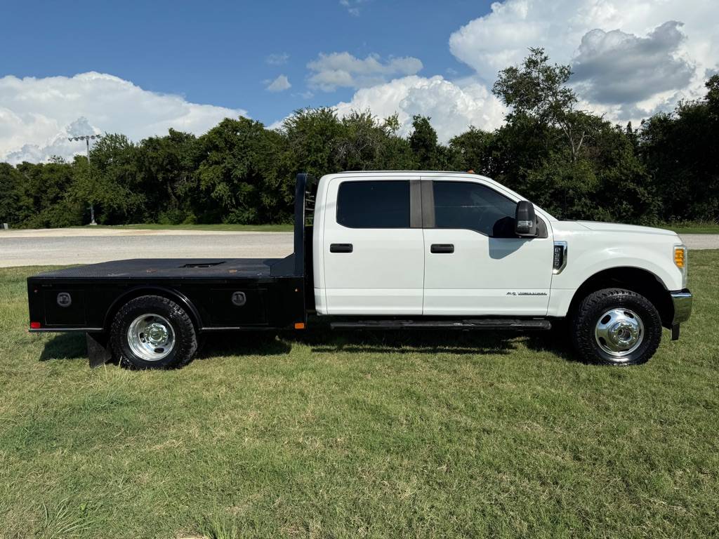 2017 Ford Super Duty F-350 Chassis Cab XL — Chassis Cab Truck — 153,987 mi — Cleburne, TX