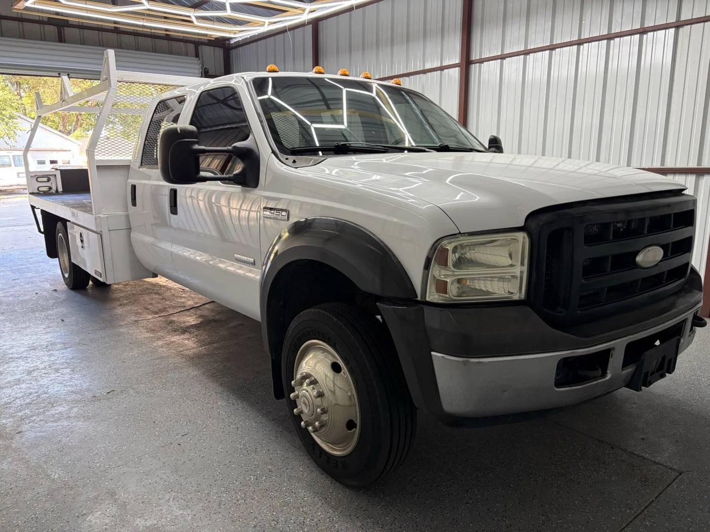 2005 Ford Super Duty F-450 Chassis Cab XL