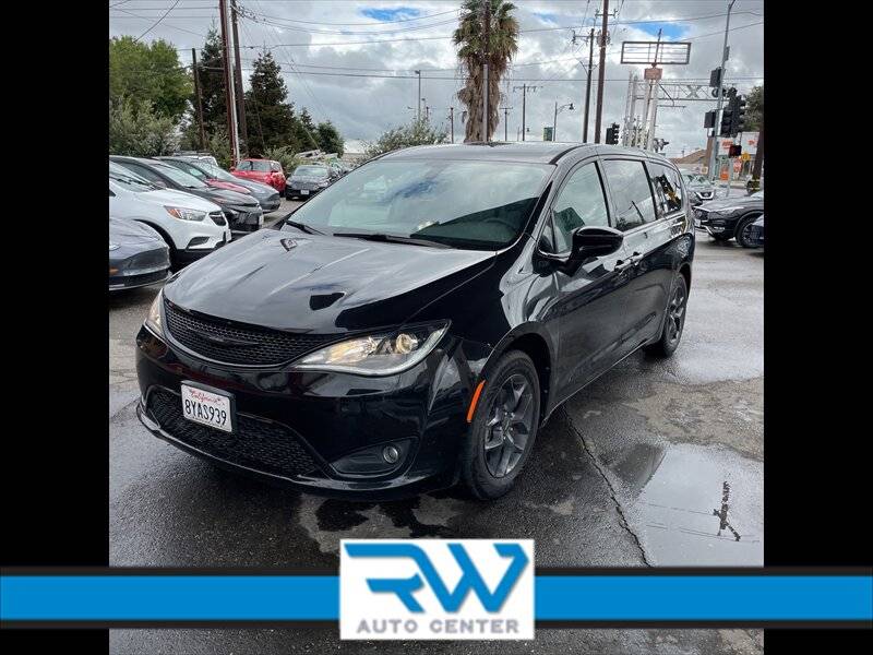 2018 Chrysler Pacifica Touring Plus — Minivan — 96,899 mi — Ukiah, CA