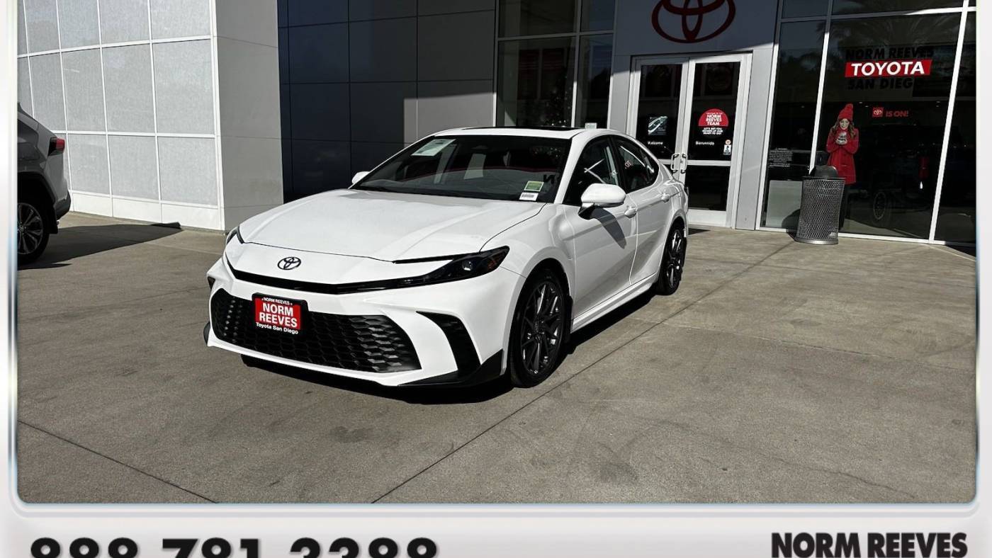 2025 Toyota Camry SE — Sedan — 11 mi — San Diego, CA