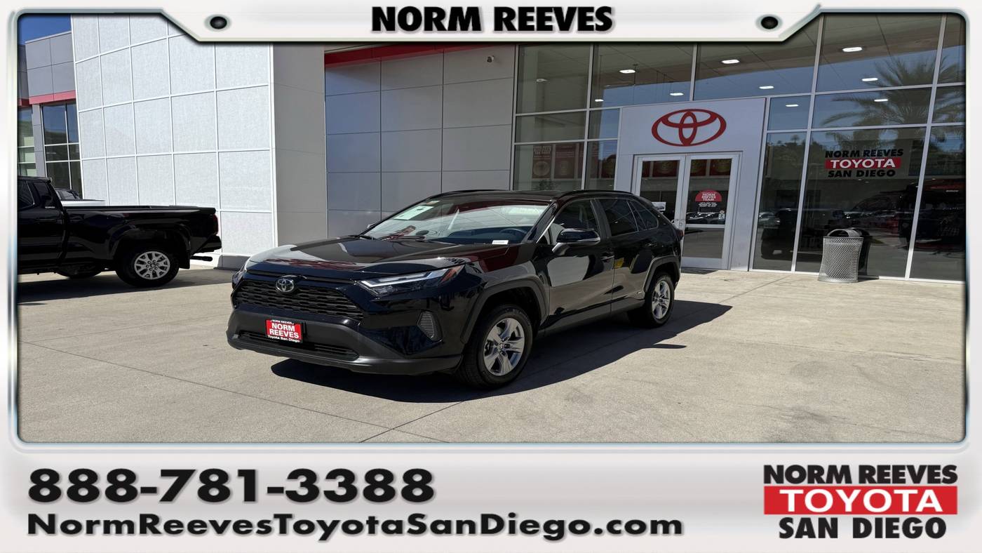 2025 Toyota RAV4 Hybrid XLE — SUV — 17,330 mi — San Diego, CA