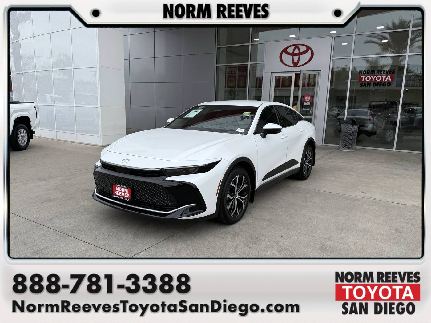 2025 Toyota Crown XLE — Sedan — 2,591 mi — San Diego, CA