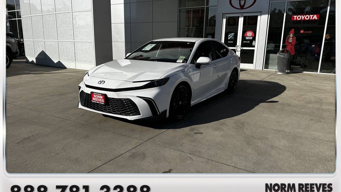 2025 Toyota Camry SE — Sedan — 40 mi — San Diego, CA