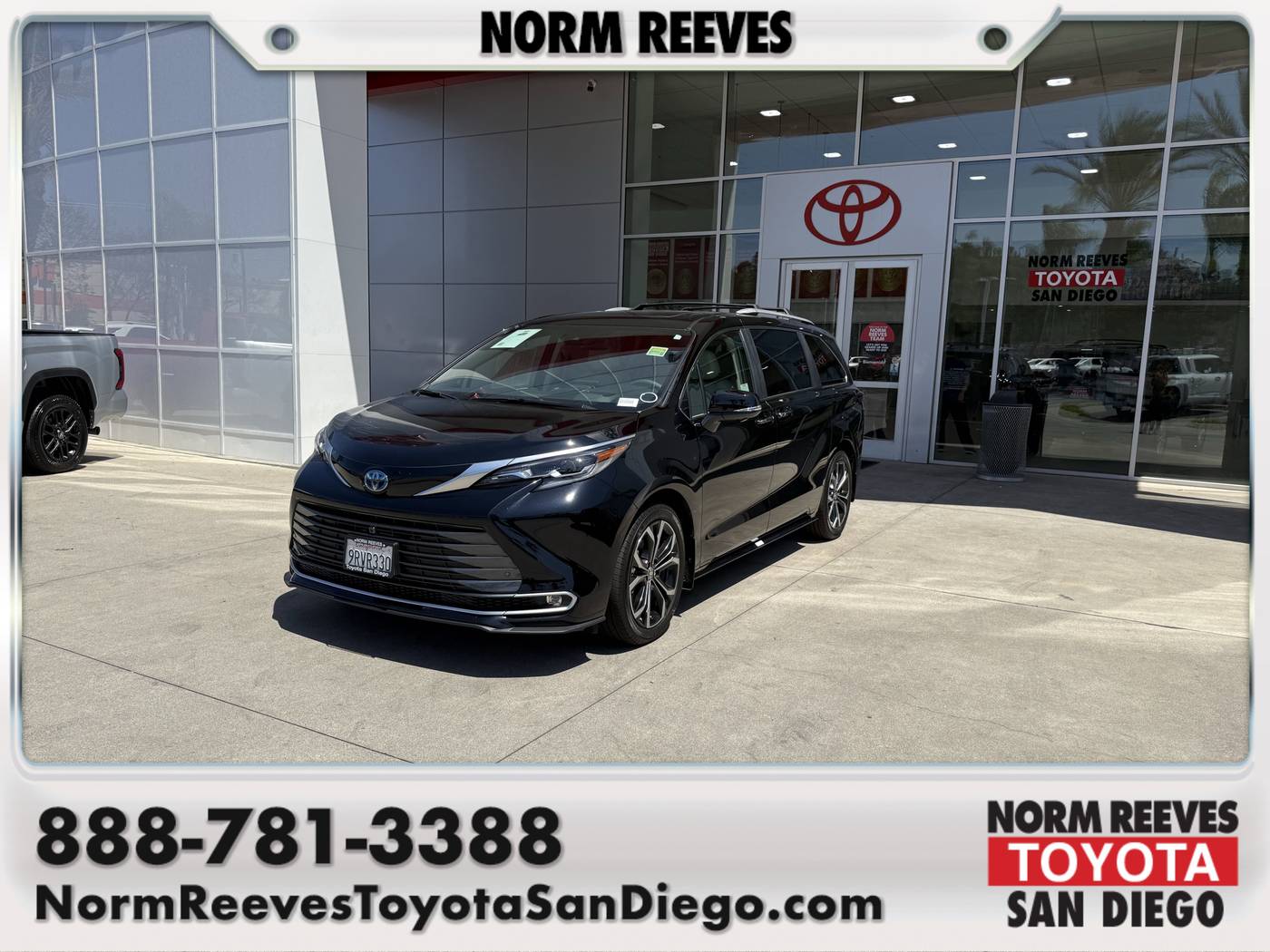 2025 Toyota Sienna Platinum — Minivan — 17,893 mi — San Diego, CA