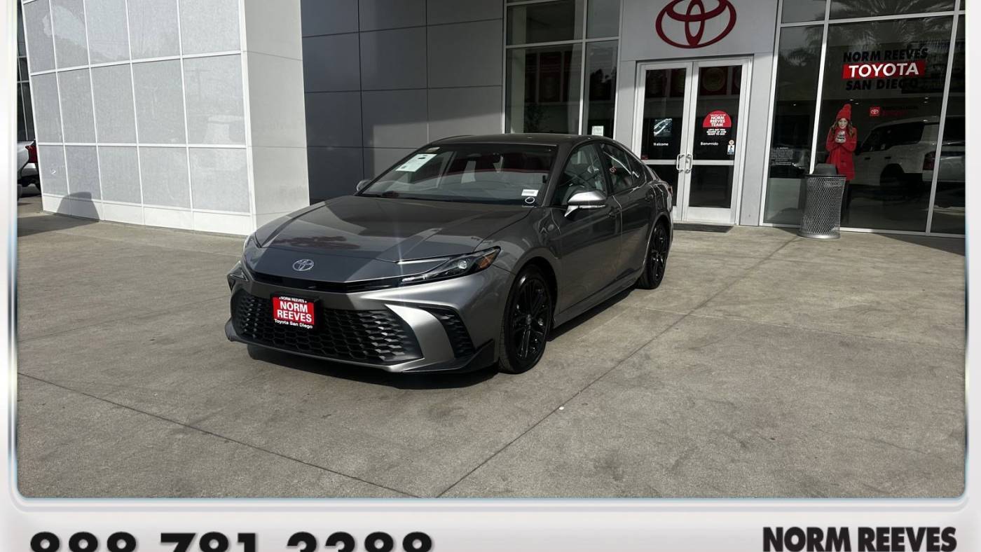 2025 Toyota Camry SE — Sedan — 16 mi — San Diego, CA