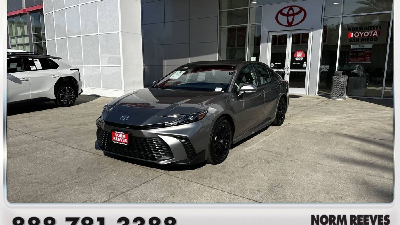 2025 Toyota Camry SE — Sedan — 13 mi — San Diego, CA