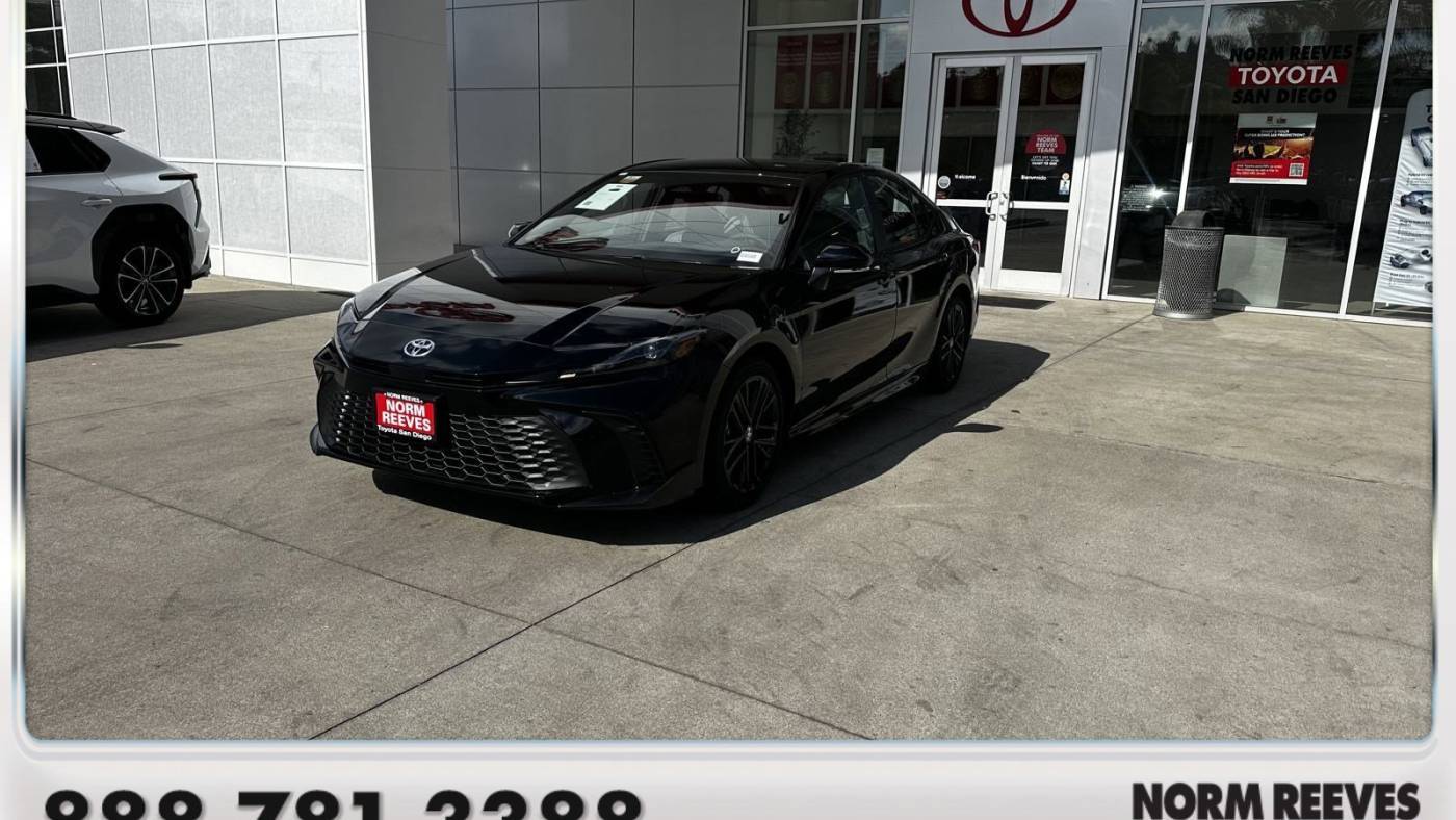 2025 Toyota Camry SE — Sedan — 22 mi — San Diego, CA