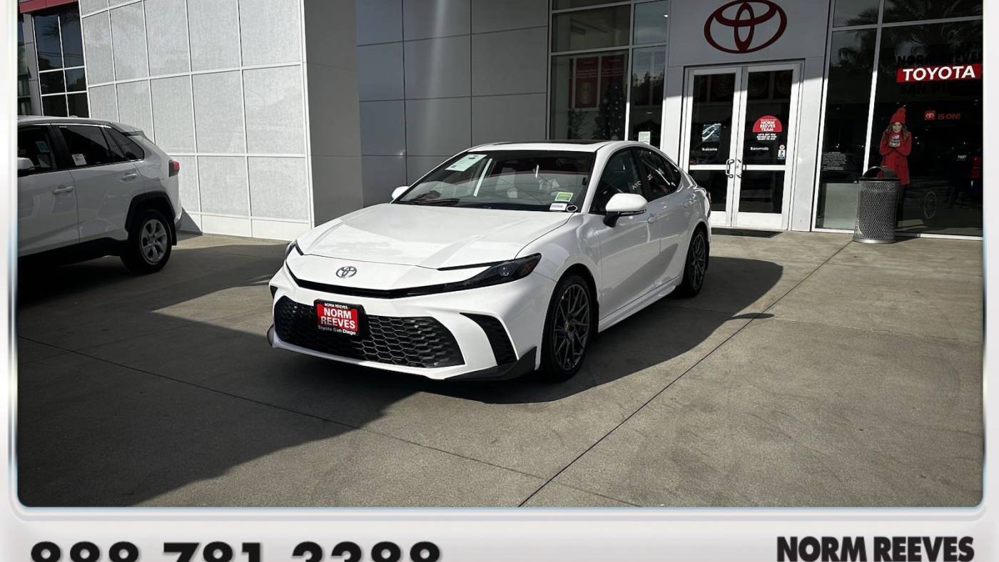 2025 Toyota Camry SE — Sedan — 13 mi — San Diego, CA