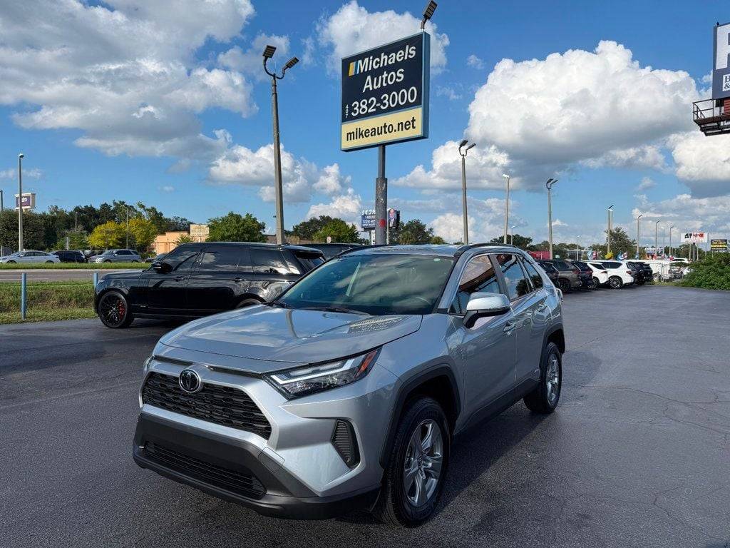 2025 Toyota RAV4 Hybrid XLE — SUV — 304 mi — Orlando, FL