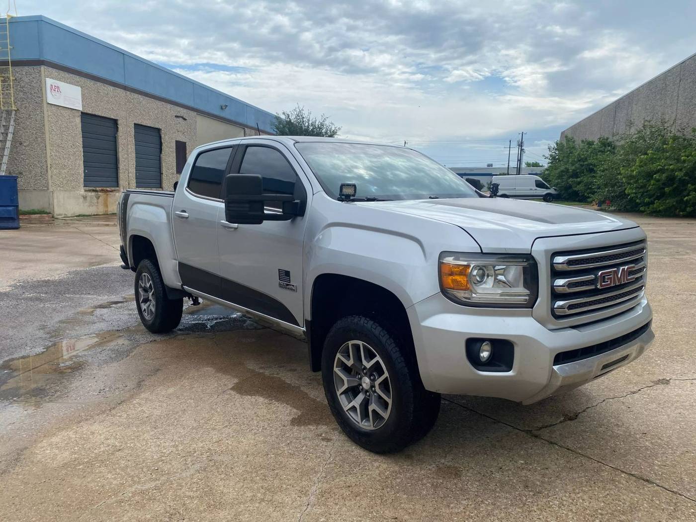 2015 GMC Canyon SLE — Pickup Truck — 155,706 mi — Dallas, TX