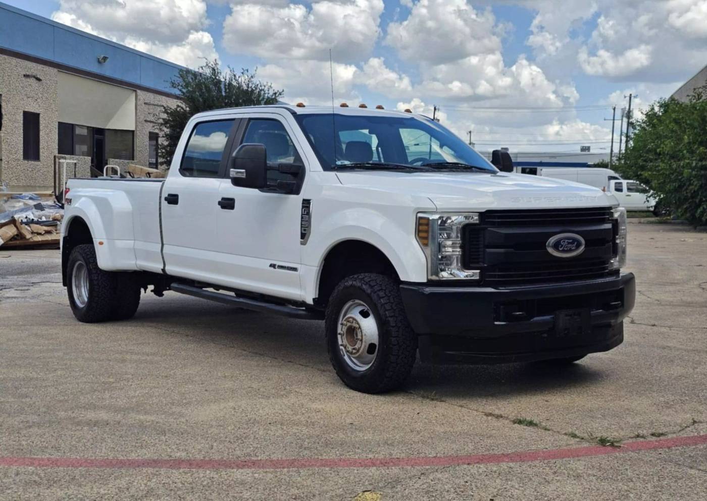 2019 Ford Super Duty F-350 XL — Pickup Truck — 112,677 mi — Dallas, TX