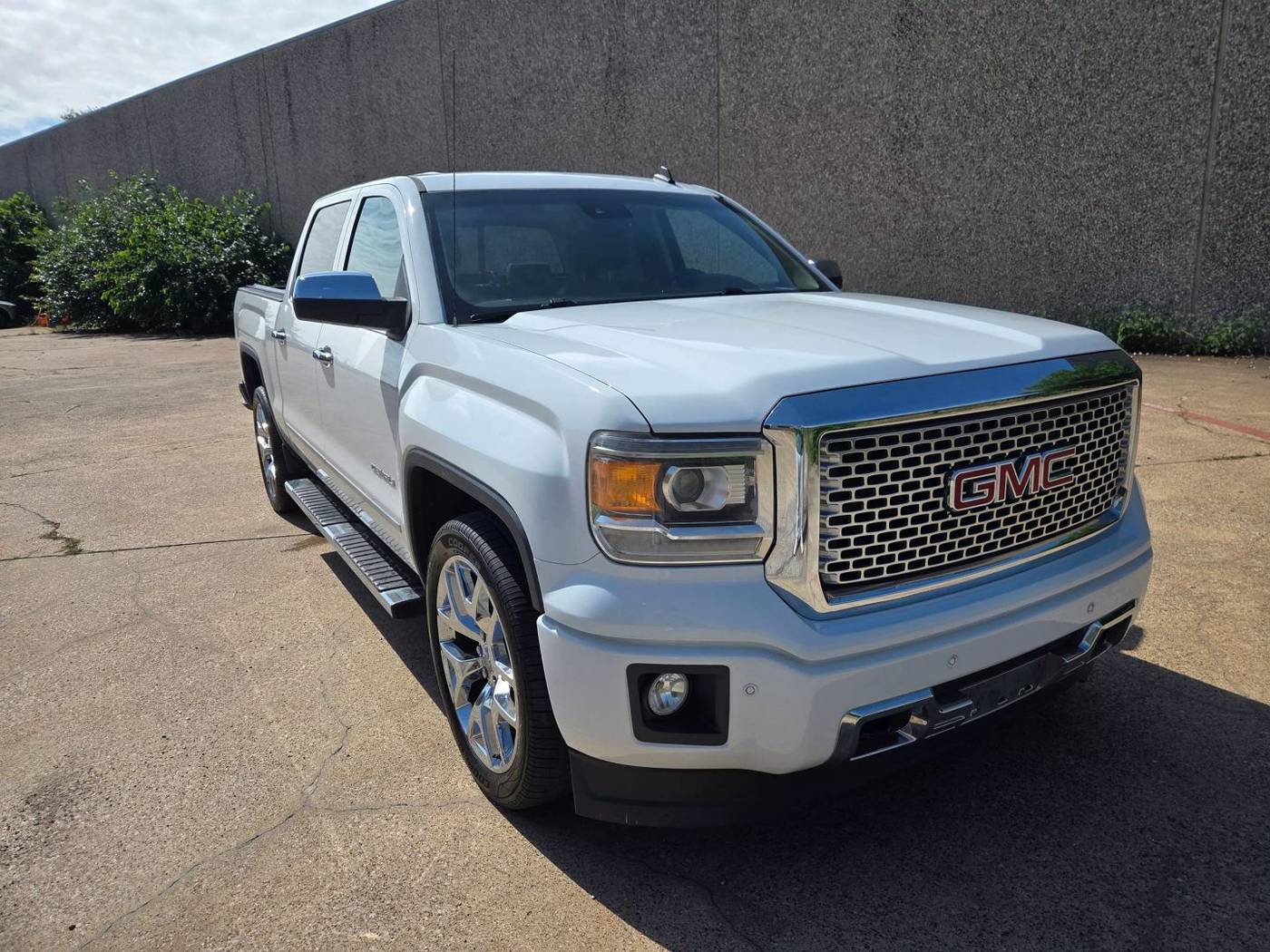2014 GMC Sierra 1500 Denali — Pickup Truck — 146,096 mi — Dallas, TX