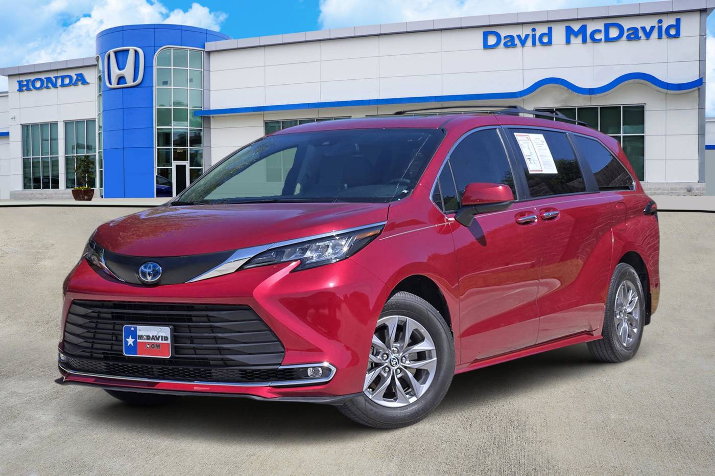 2023 Toyota Sienna XLE — Minivan — 22,921 mi — Frisco, TX