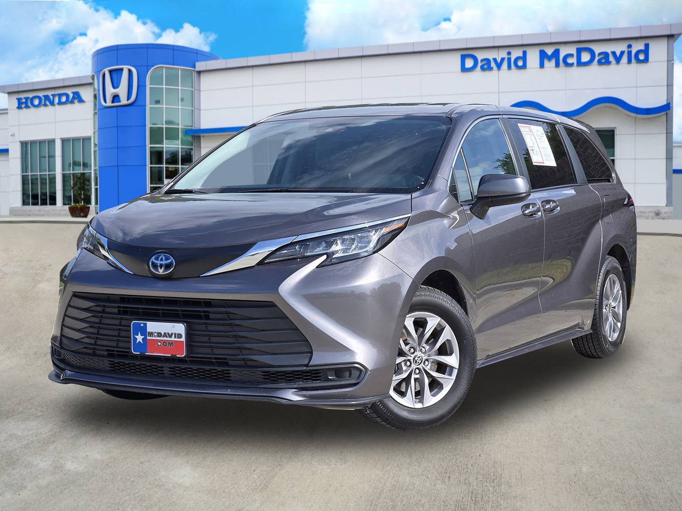 2023 Toyota Sienna LE — Minivan — 57,565 mi — Frisco, TX