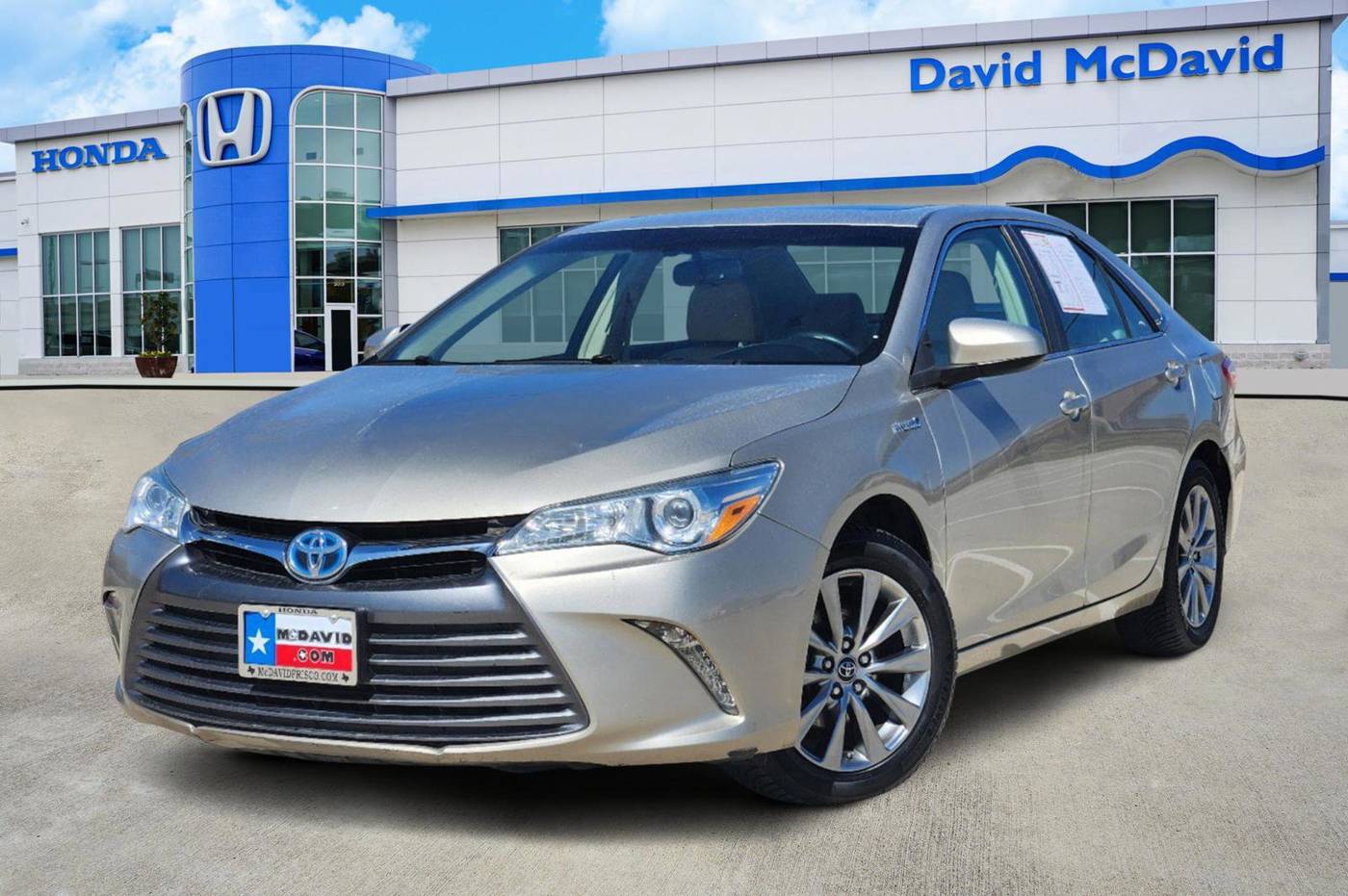 2016 Toyota Camry Hybrid XLE — Sedan — 110,830 mi — Frisco, TX