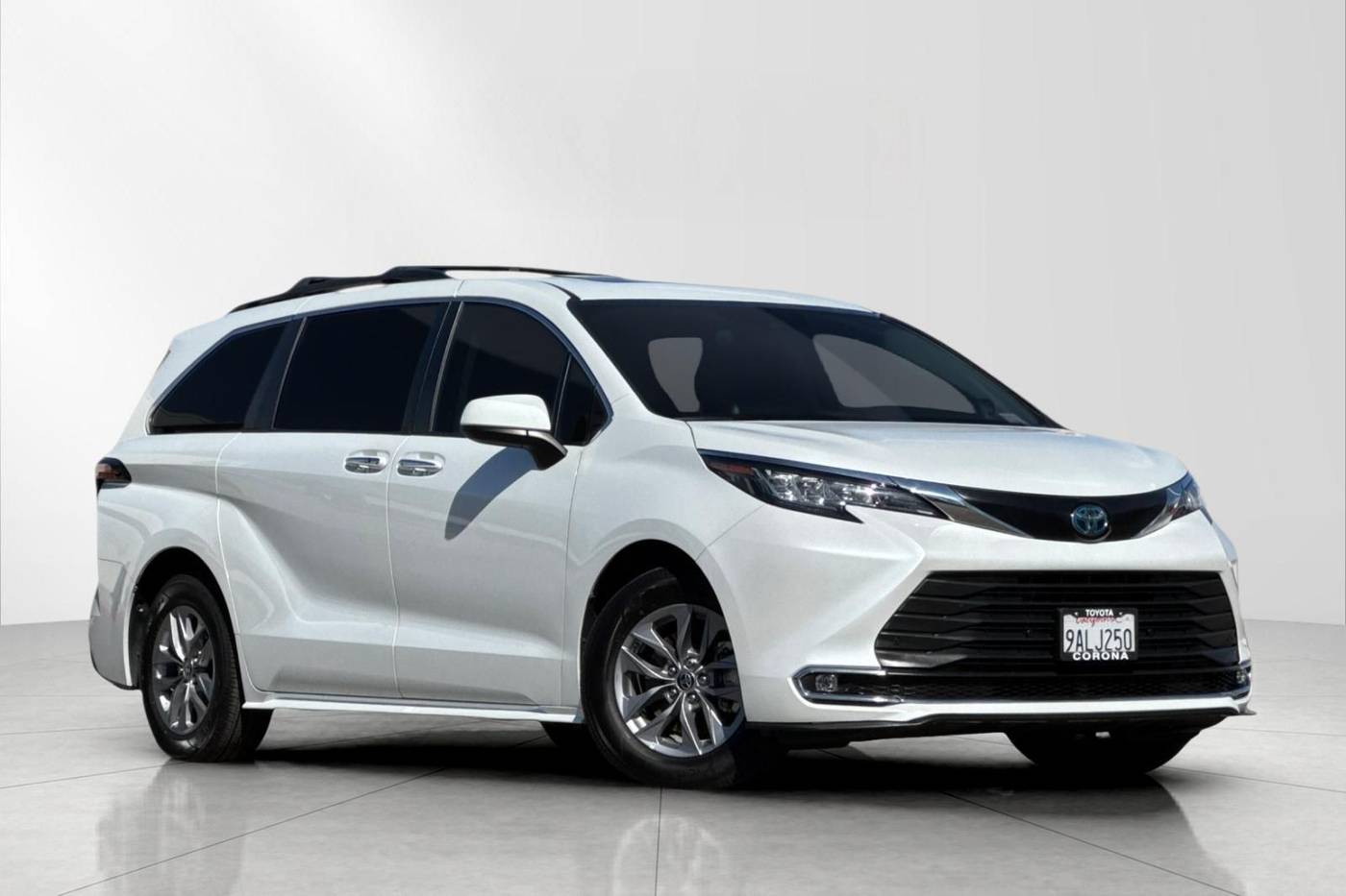 2022 Toyota Sienna XLE — Minivan — 55,881 mi — Corona, CA