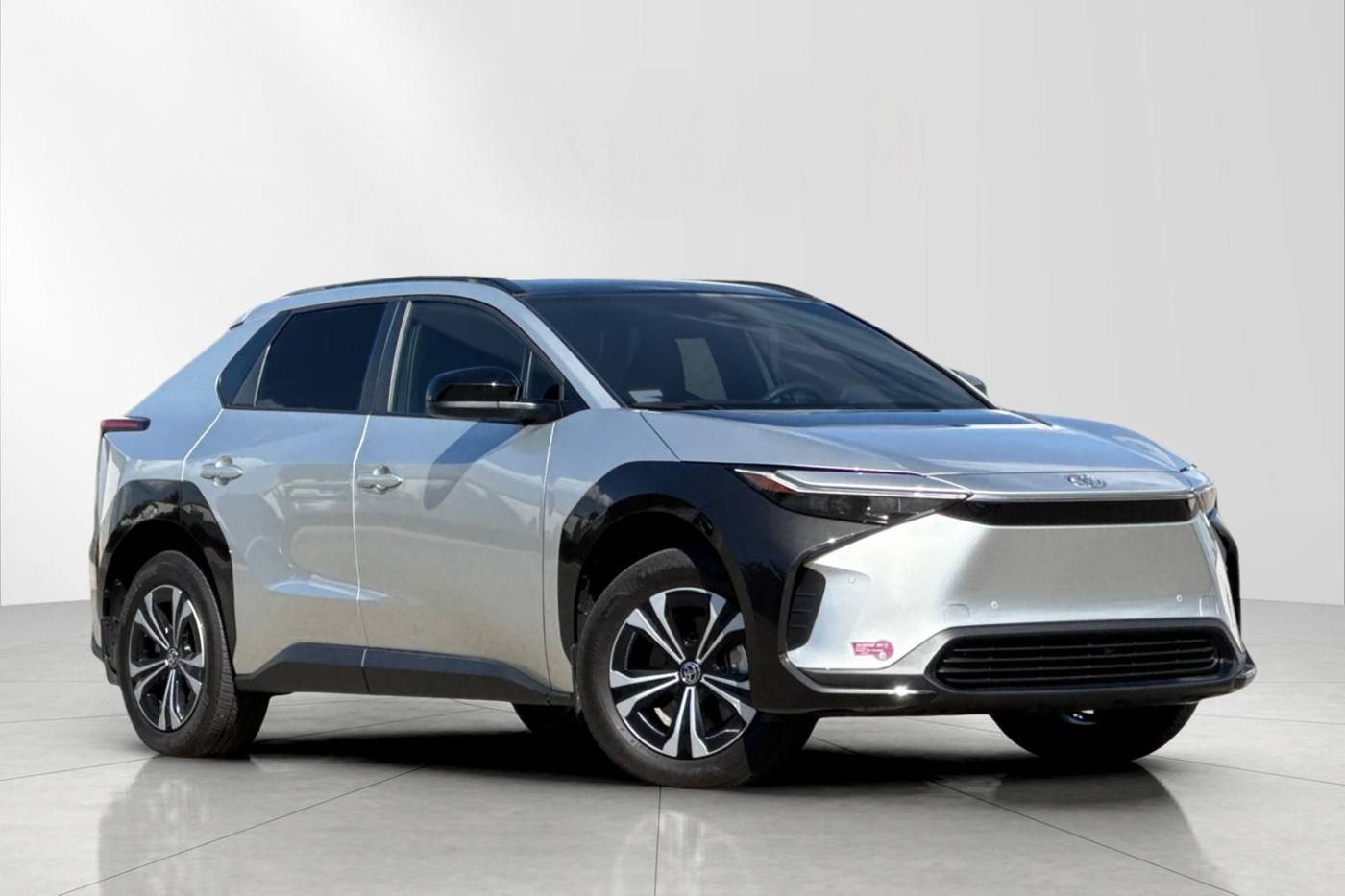 2024 Toyota bZ4X XLE — SUV — 17,039 mi — Corona, CA