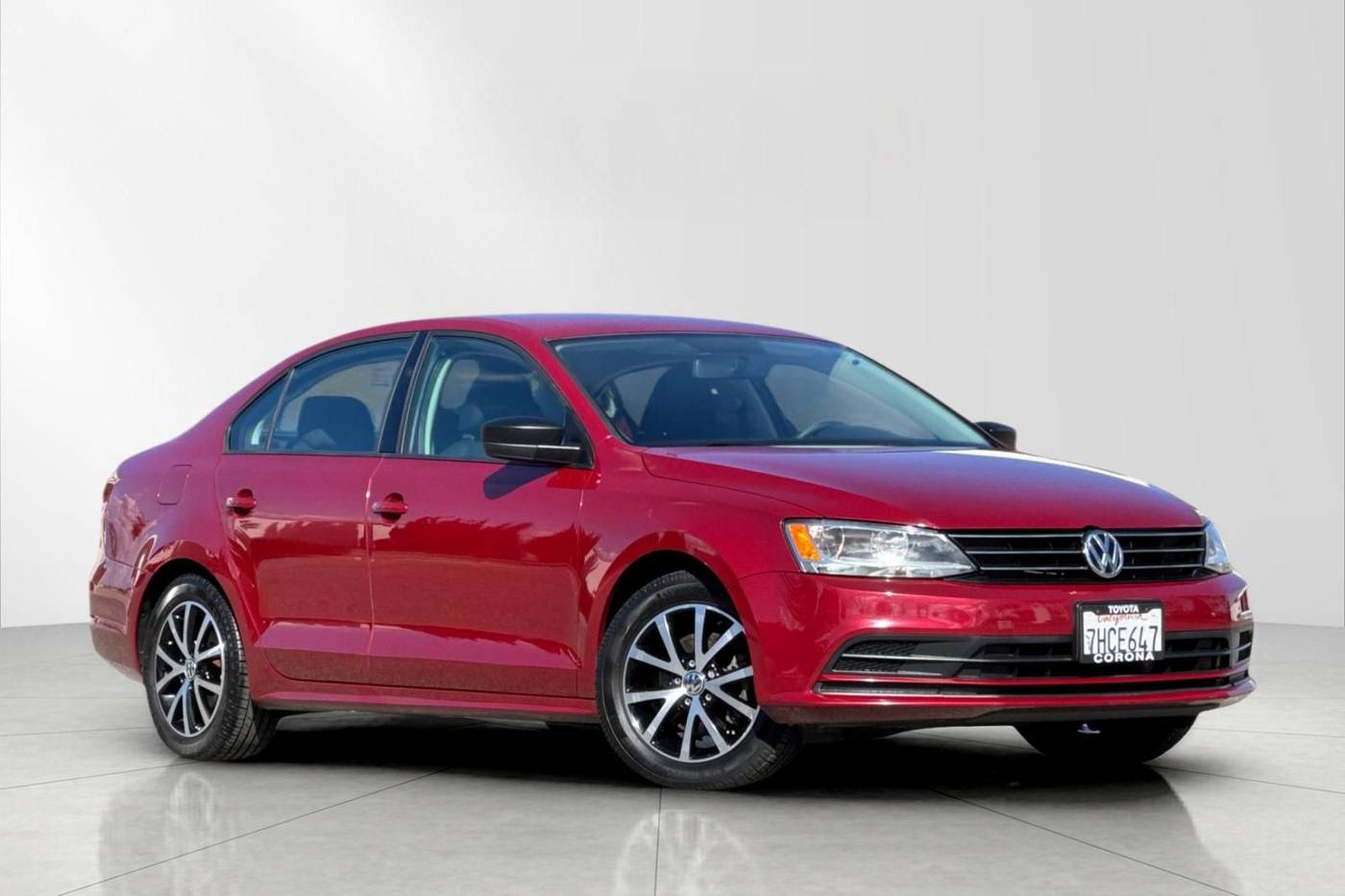 2016 Volkswagen Jetta 1.4T SE — Sedan — 95,633 mi — Corona, CA