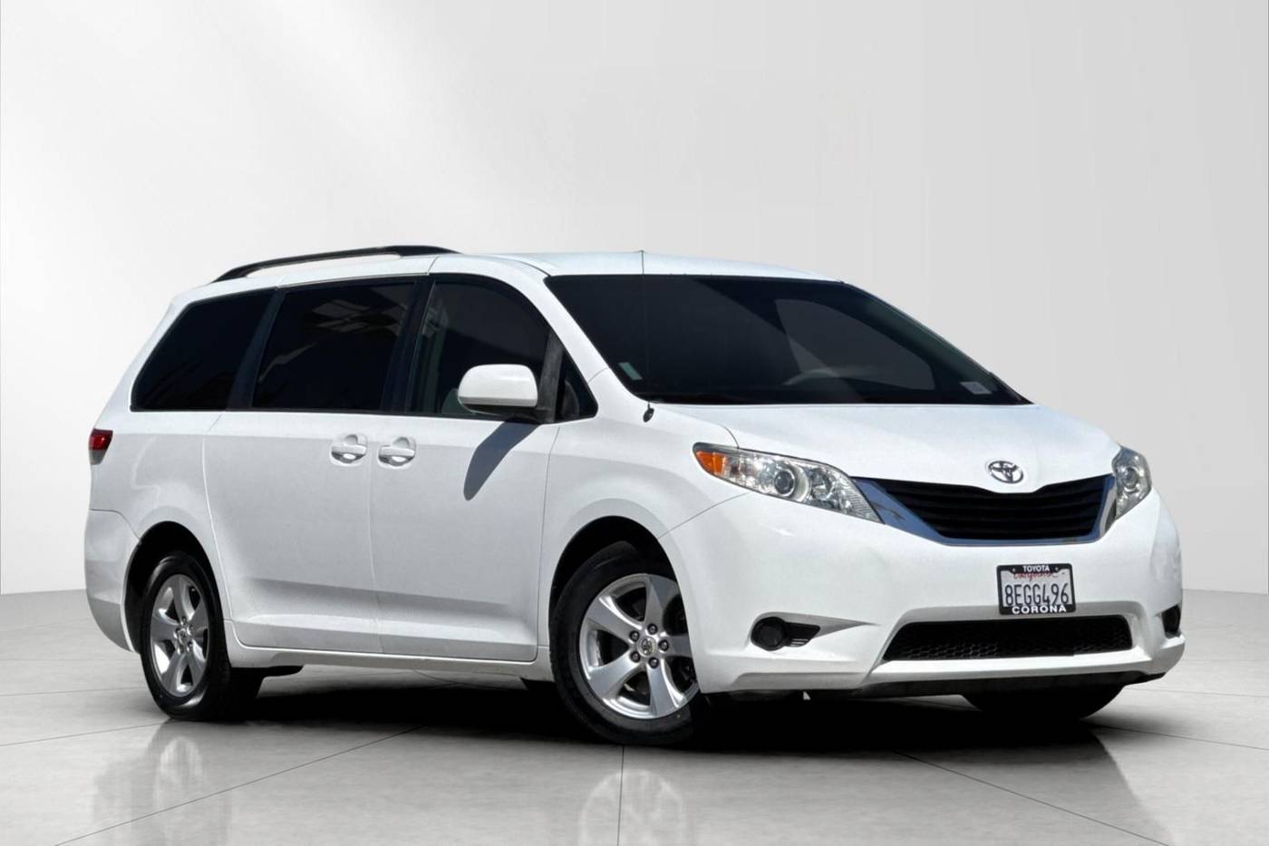 2011 Toyota Sienna Base — Minivan — 156,795 mi — Corona, CA