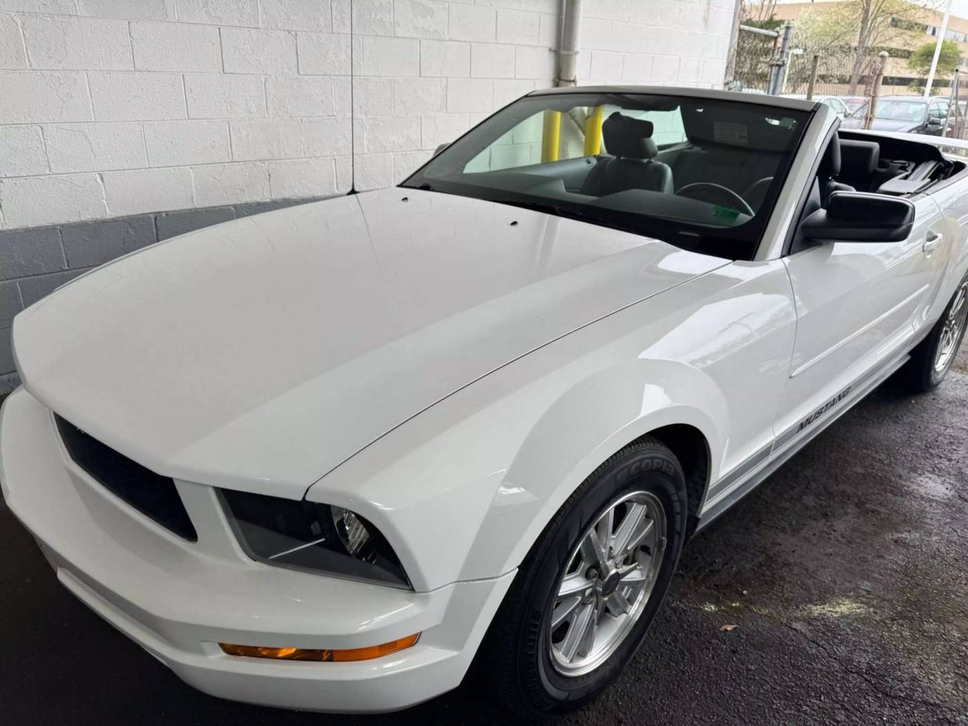 2006 Ford Mustang Base — Convertible — 80,066 mi — Vienna, VA