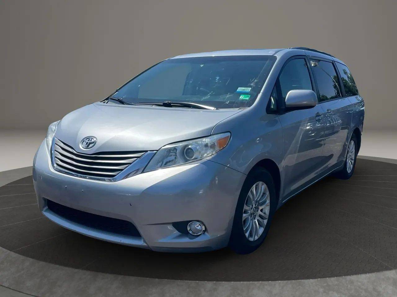 2013 Toyota Sienna XLE — Minivan — 162,396 mi — Vienna, VA