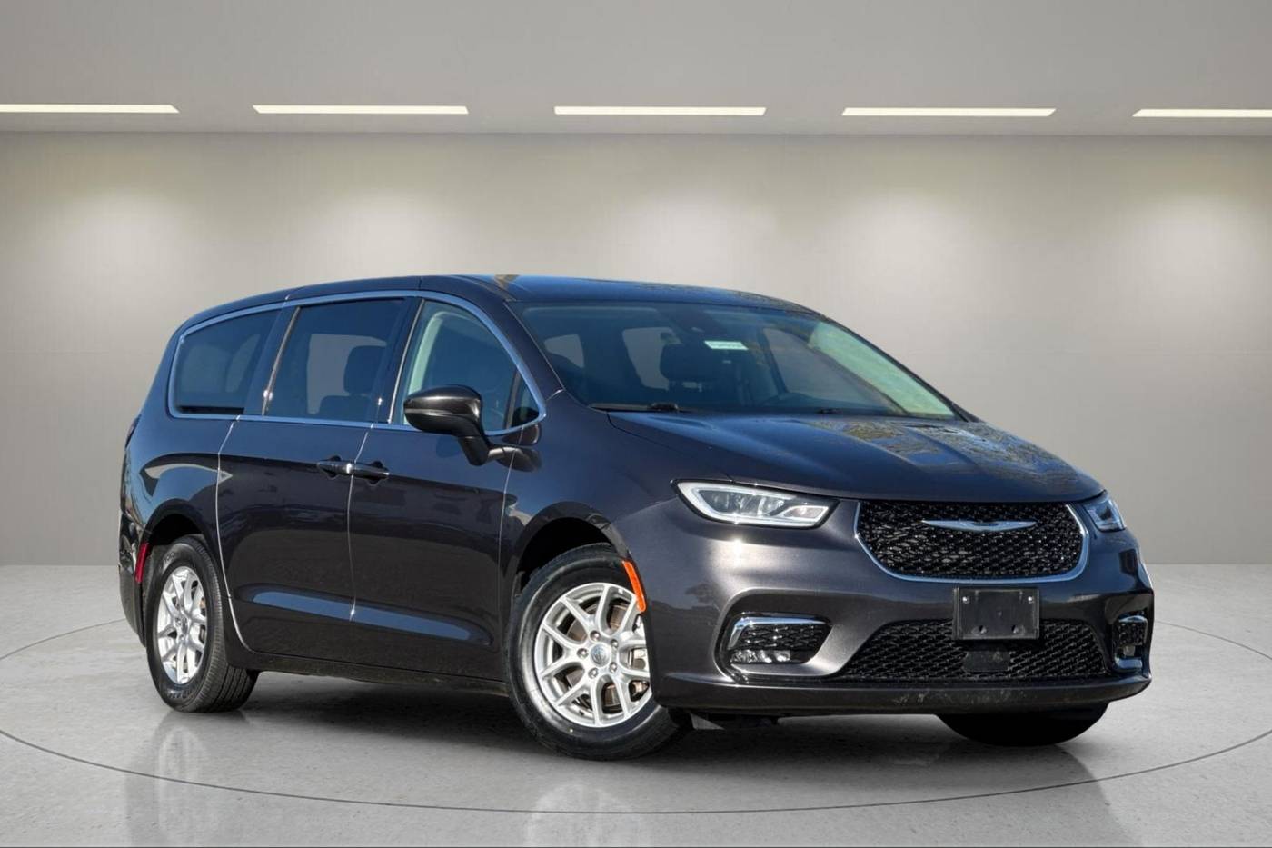 2023 Chrysler Pacifica Touring L — Minivan — 60,812 mi — Rocklin, CA