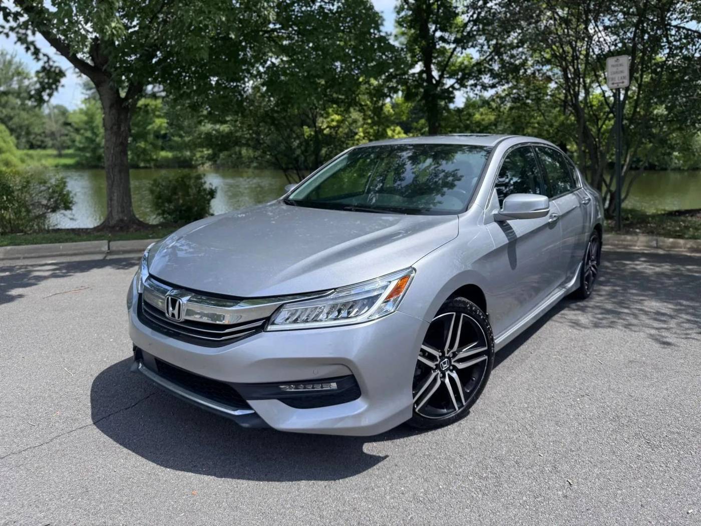 2017 Honda Accord Touring — Sedan — 95,181 mi — Sterling, VA
