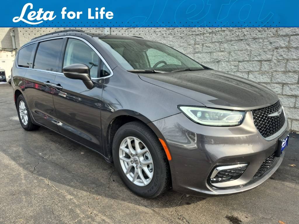 2022 Chrysler Pacifica Touring L — Minivan — 70,671 mi — O'Fallon, MO