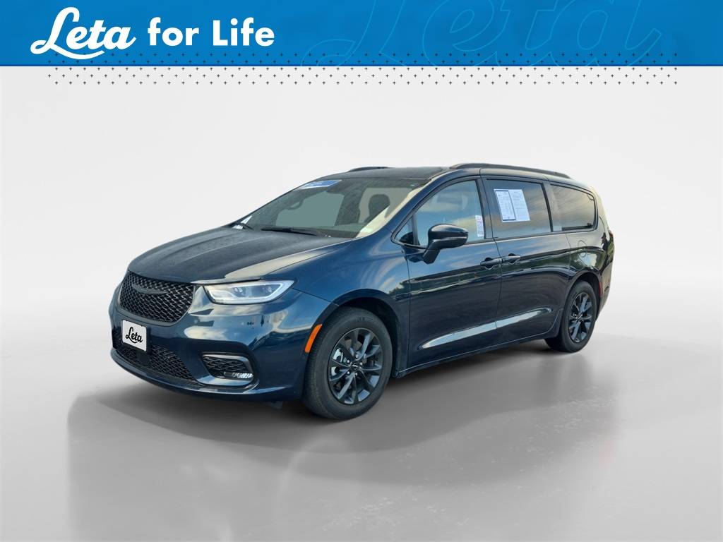 2021 Chrysler Pacifica Touring L — Minivan — 24,511 mi — O'Fallon, MO