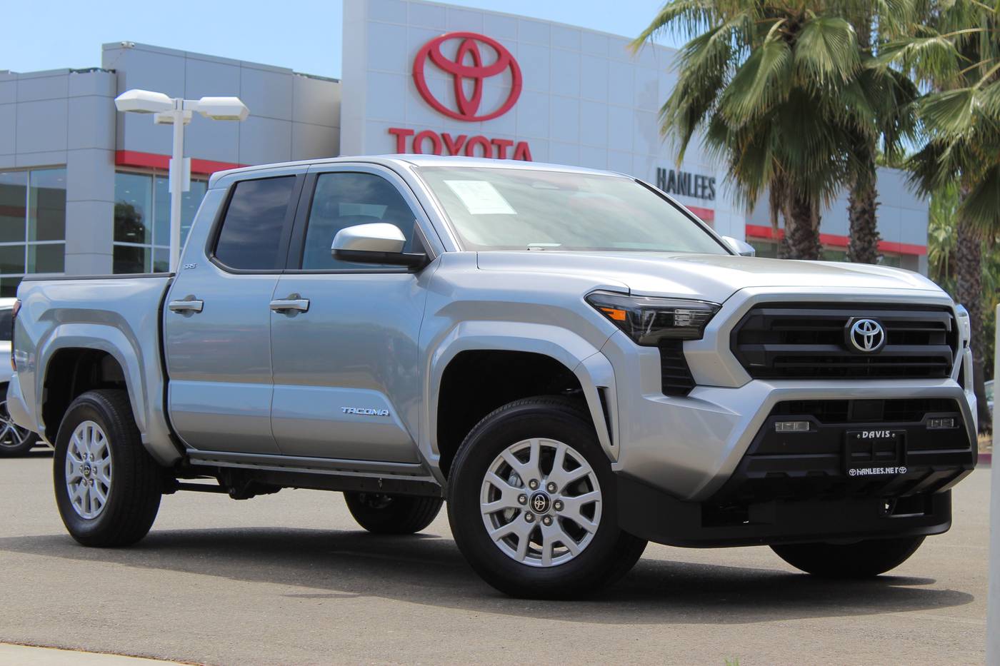 2025 Toyota Tacoma SR5 — Pickup Truck — 1,367 mi — Davis, CA