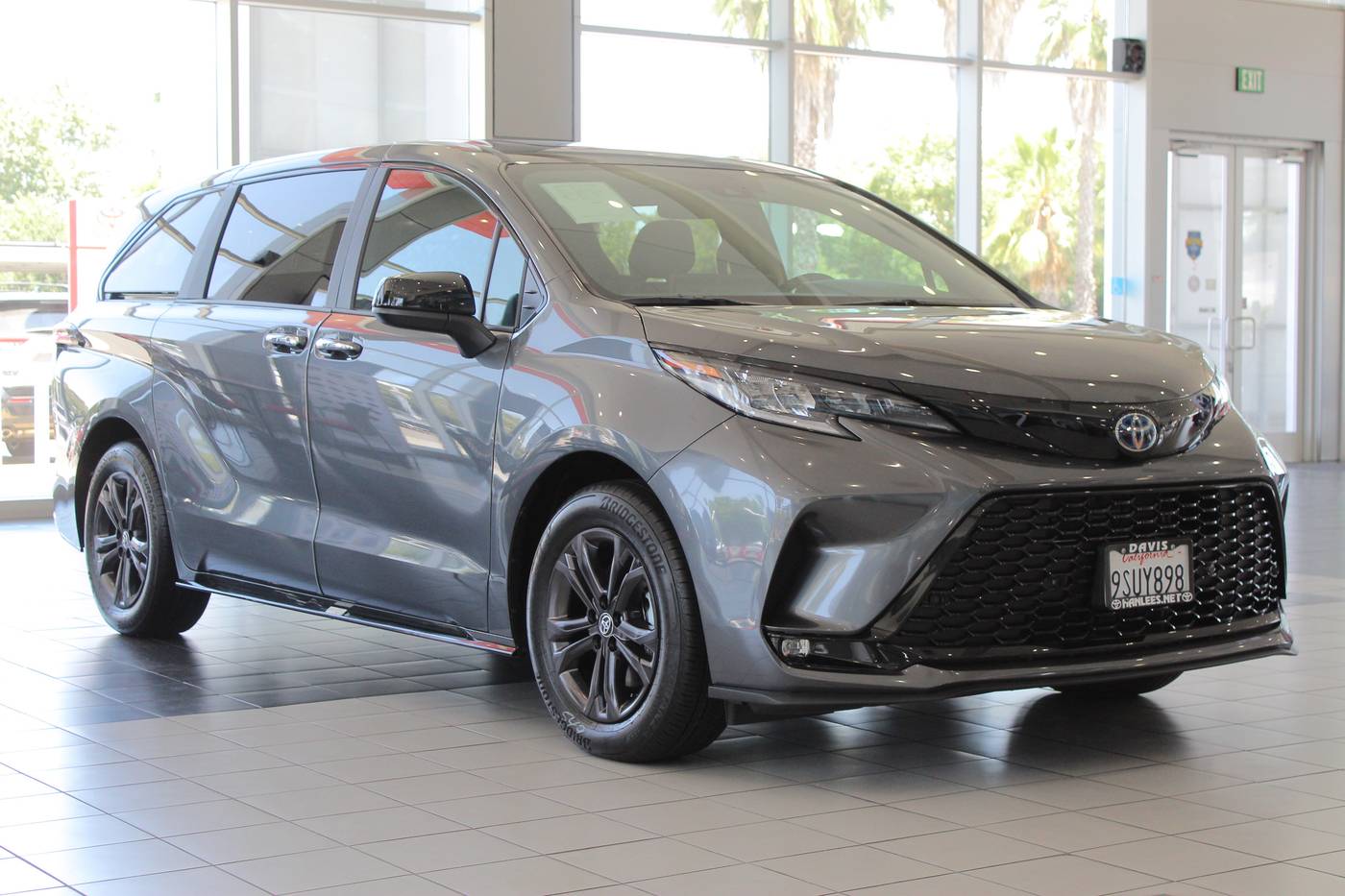 2025 Toyota Sienna XSE — Minivan — 7 mi — Davis, CA